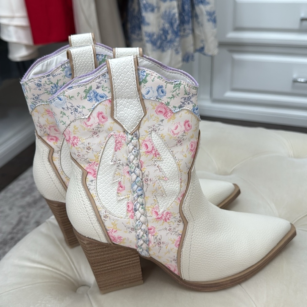 ALTAR’D state (MIA)  FLORAL BOOTS SIZE 6.5 Floral Cream  Boots - Picture 5 of 17